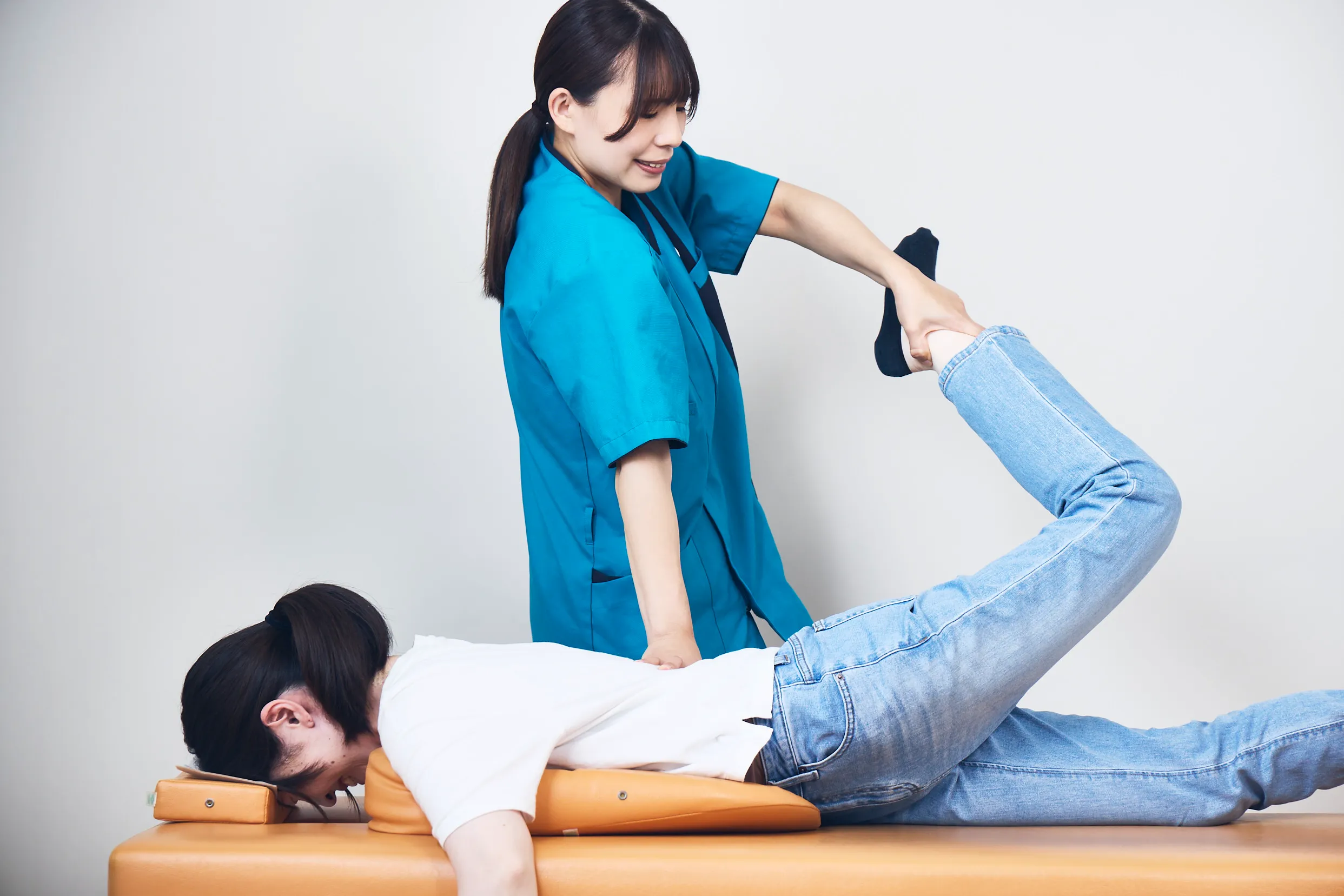 筋膜ストレッチの様子