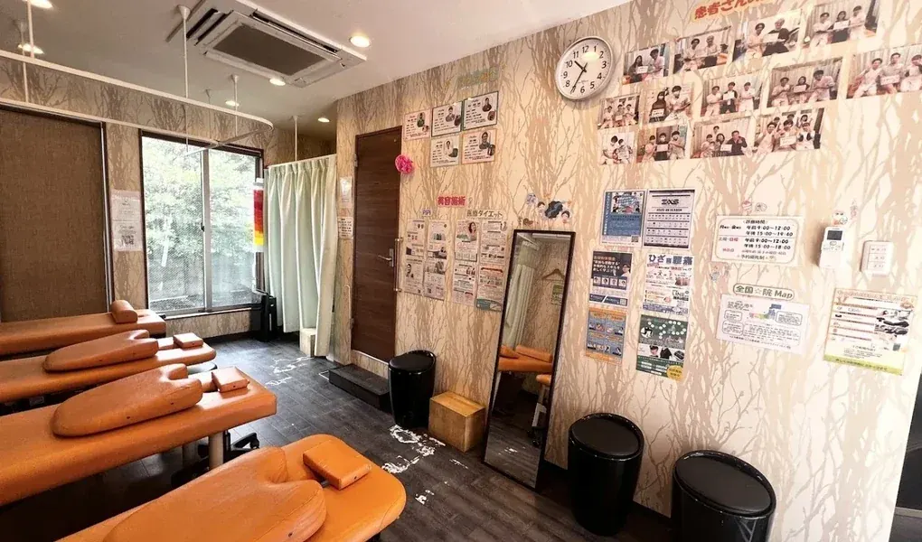 さかえ通り院 待合室