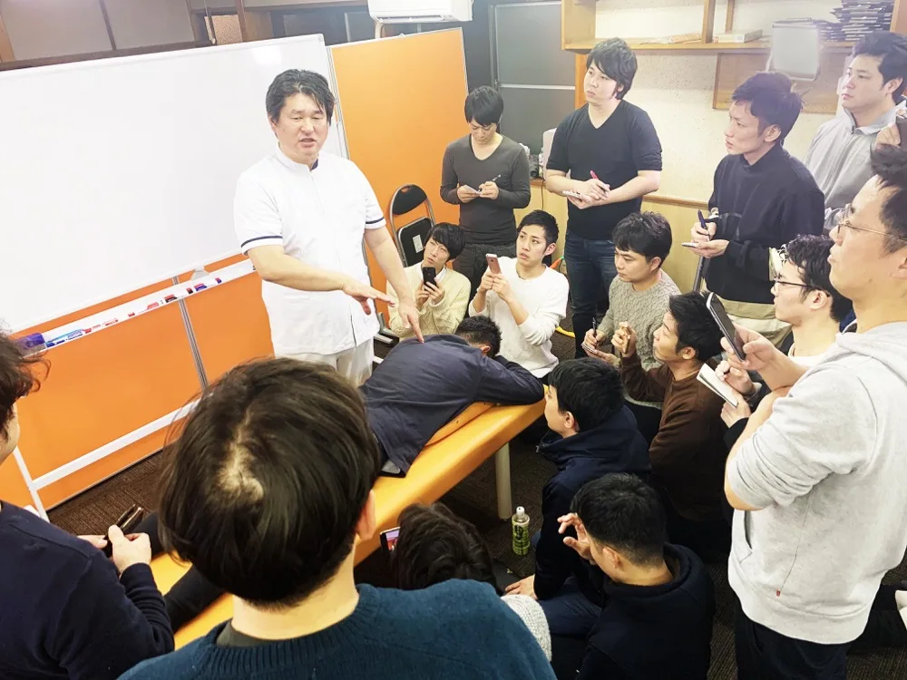 公式サイト掲載の技術指導の様子